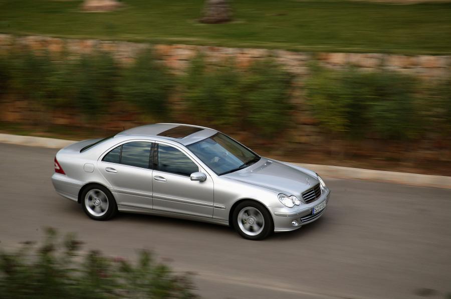  Mercedes-Benz C-Class 2004 года  (фото 68 из 88)